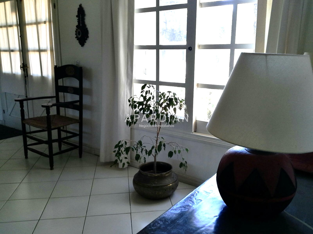 Casa ID.21096848 - Casa en alquiler temporal en La Barra 3D+dependencia 