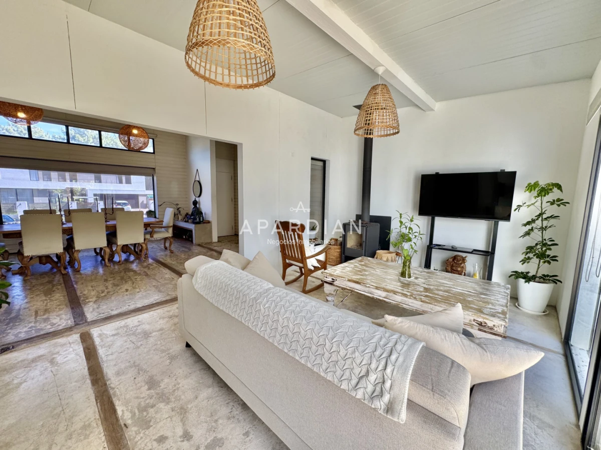 Casa ID.21098562 - Casa de 3 dormitorios en alquiler de verano y venta