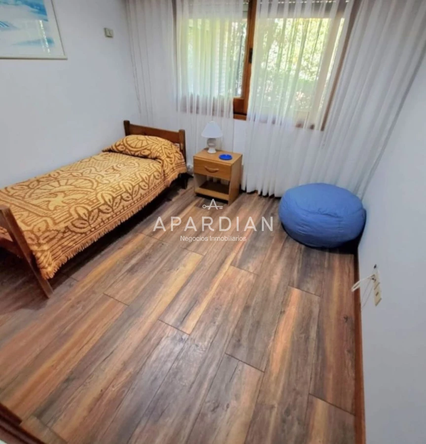 Casa ID.21098902 - Casa en excelente ubicación de 3 dormitorios en alquiler de verano