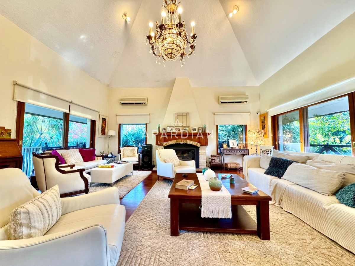 Casa ID.21097858 - Exclusiva casa en venta en San Rafael, 5 dormitorios
