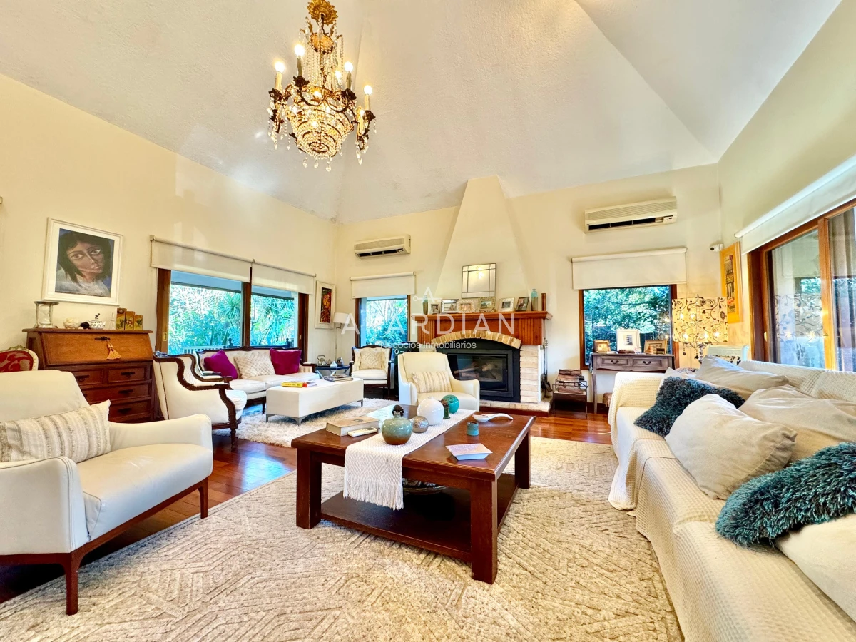 Casa ID.21097858 - Exclusiva casa en venta en San Rafael, 5 dormitorios