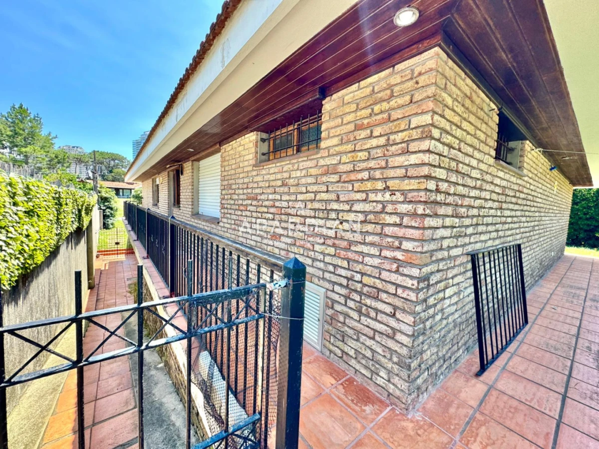 Casa ID.21098902 - Casa de 3 dormitorios mas dep. en alquiler anual