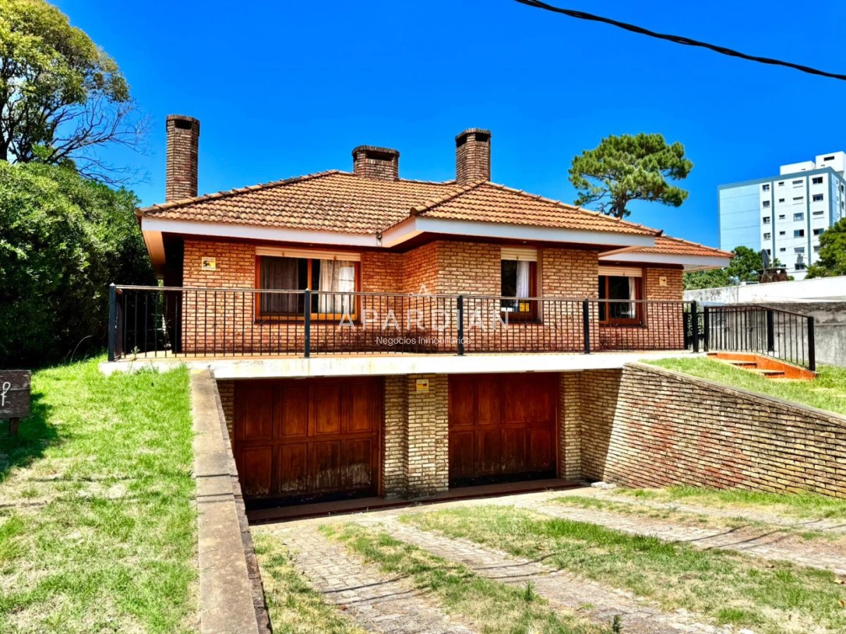 Casa ID.21098902 - Casa de 3 dormitorios mas dep. en alquiler anual