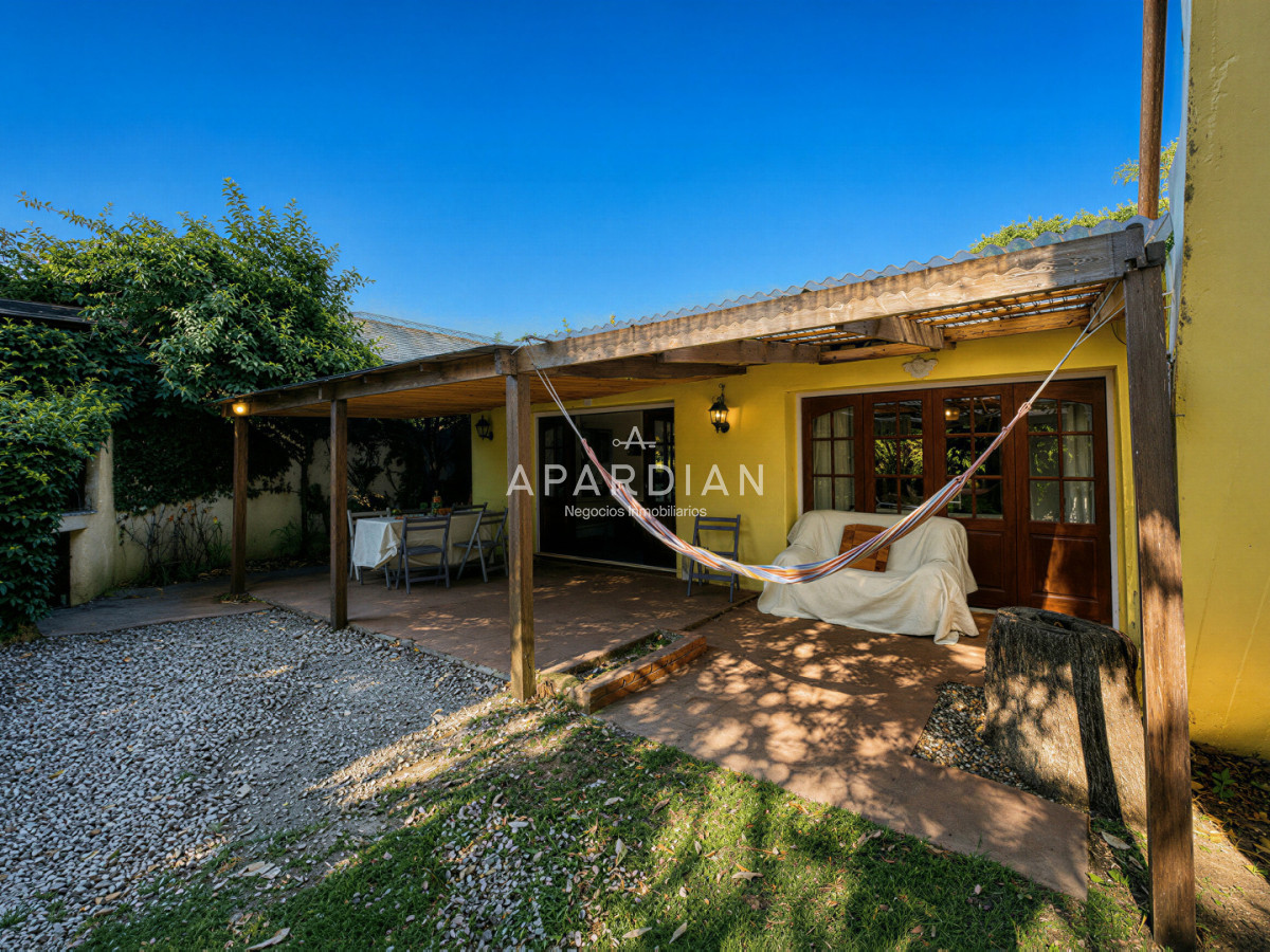 Casa ID.21097060 - Casa en venta y alquiler, 4 dormitorios en Pinares