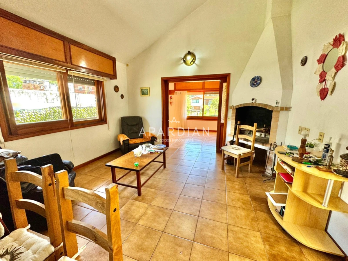 Casa ID.21098902 - Casa de 3 dormitorios mas dep. en alquiler anual