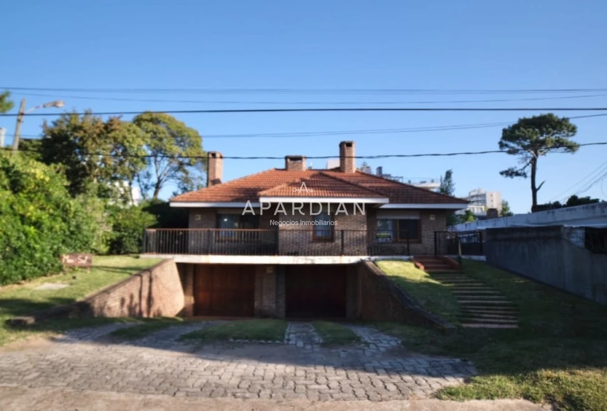 Casa ID.21098902 - Casa en excelente ubicación de 3 dormitorios en alquiler de verano