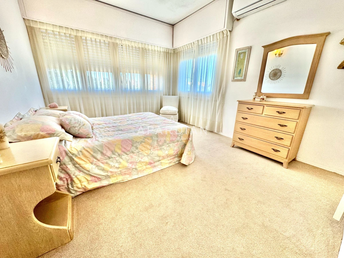 Casa ID.21097690 - Casa en alquiler anual 4 dormitorios, Punta del Este