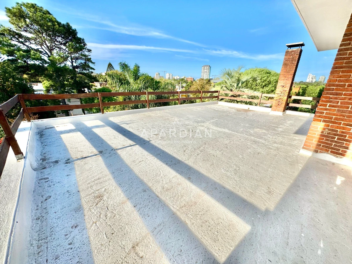 Casa ID.21097690 - Casa en alquiler anual 4 dormitorios, Punta del Este