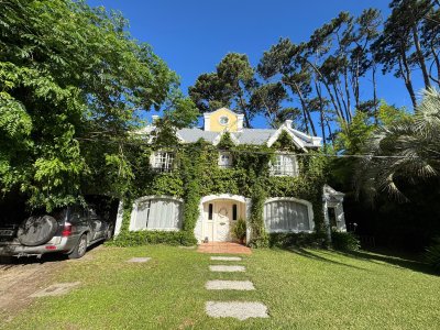 Casa 4 dormitorios en venta y alquiler