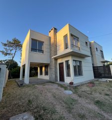 Casa 3 dormitorios en venta en Lomas de Solymar