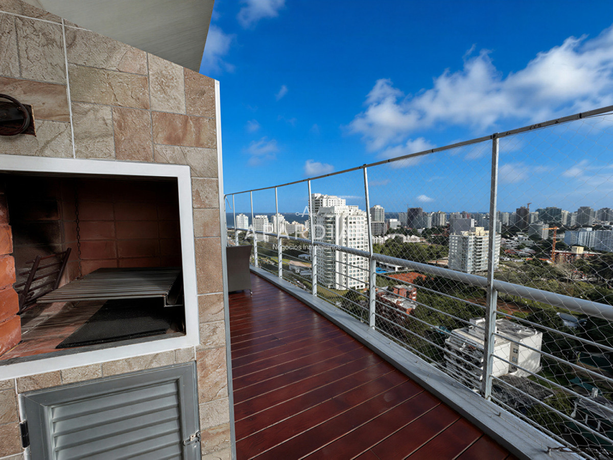 Apartamento ID.21100184 - Penthouse duplex 3 suites en venta, Punta del Este