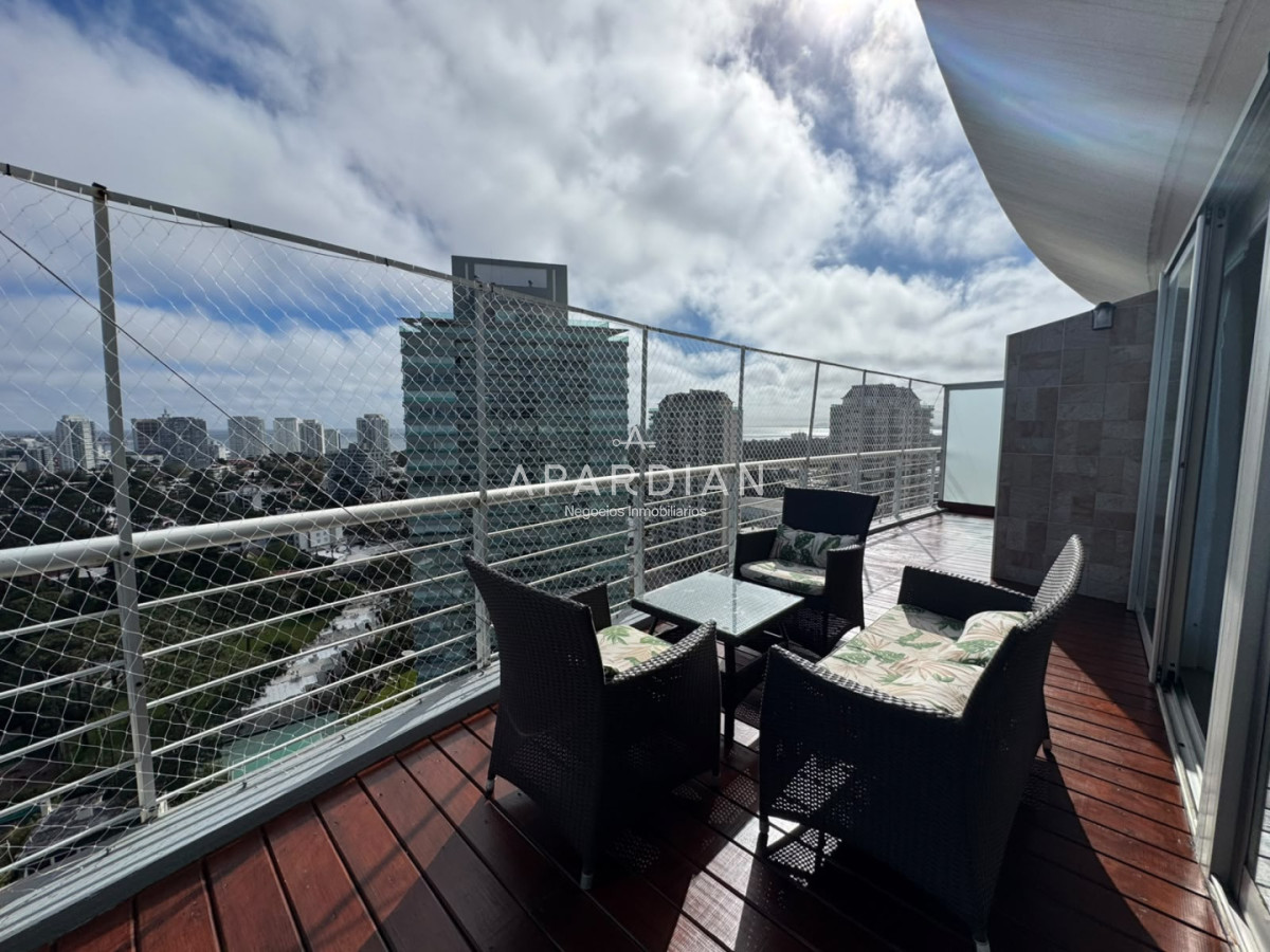 Apartamento ID.21100184 - Penthouse duplex 3 suites en venta, Punta del Este
