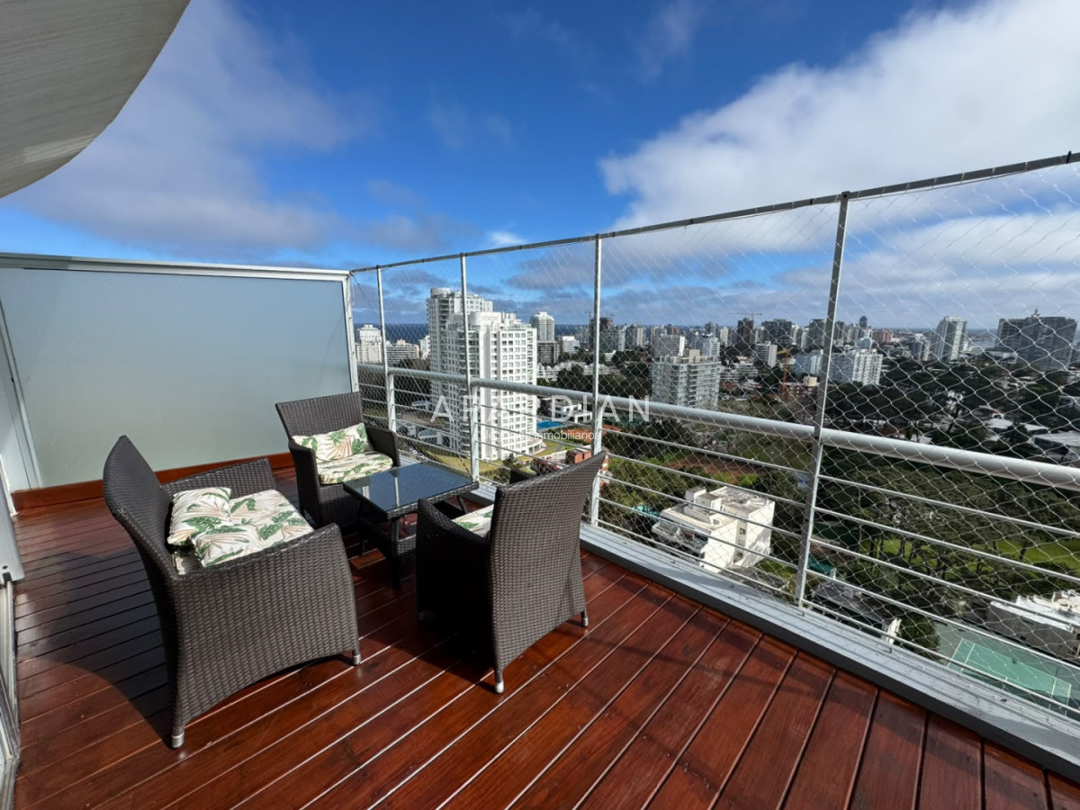 Apartamento ID.21100184 - Penthouse duplex 3 suites en venta, Punta del Este