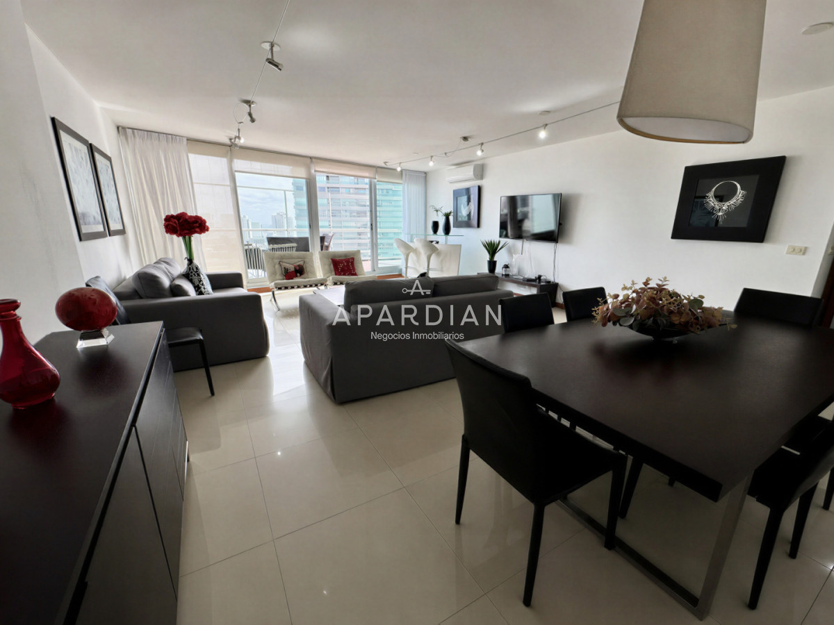 Apartamento ID.21100184 - Penthouse duplex 3 suites en venta, Punta del Este