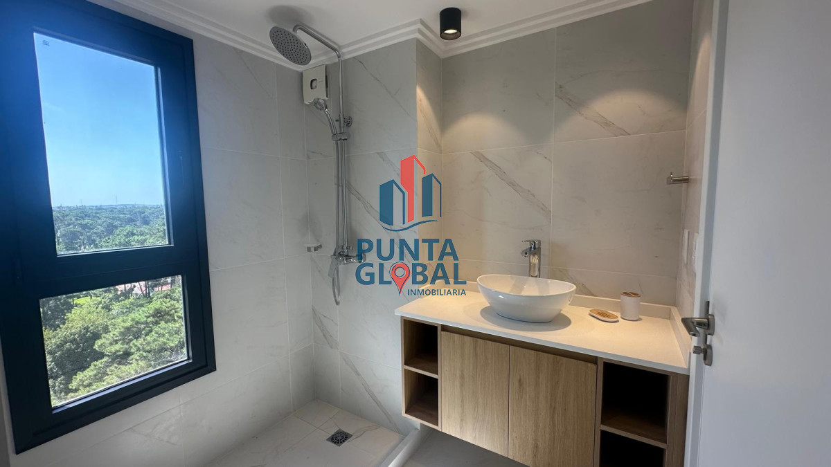 Apartamento ID.33 - Alquiler Anual 2 Dormitorios Punta del Este