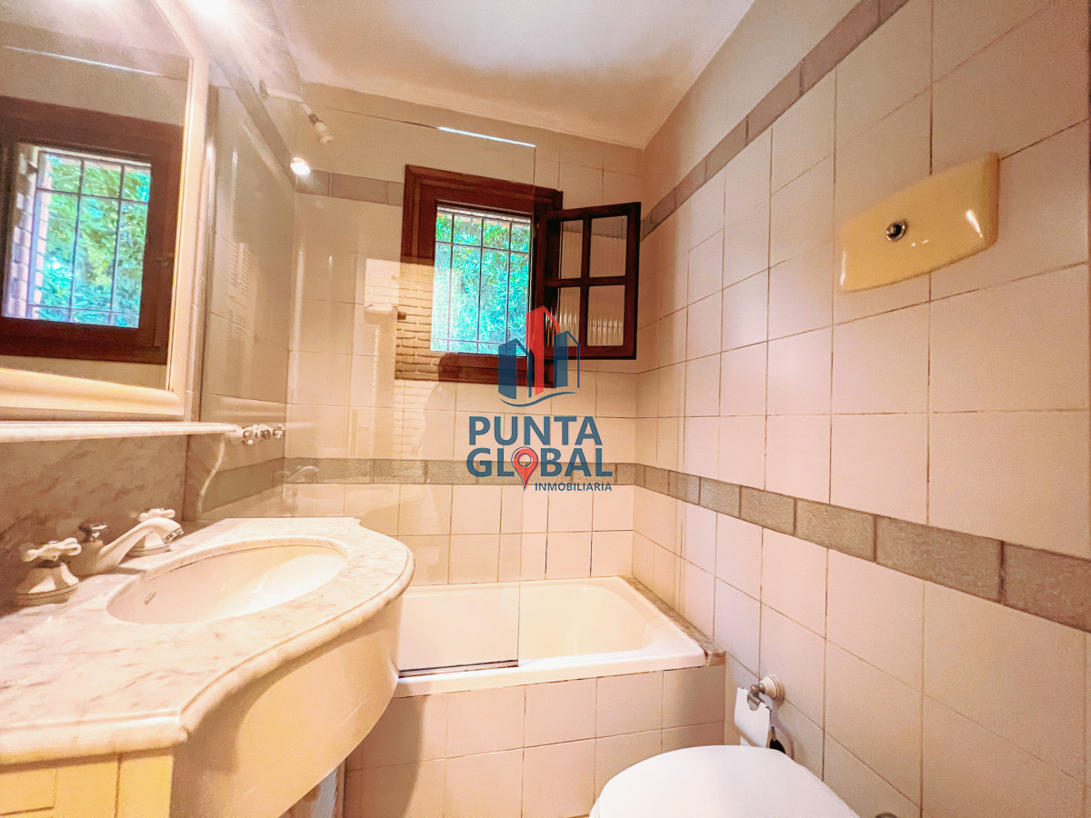 Casa ID.19 - Venta hermosa Casa 4 Dormitorios en Mansa Punta del Este