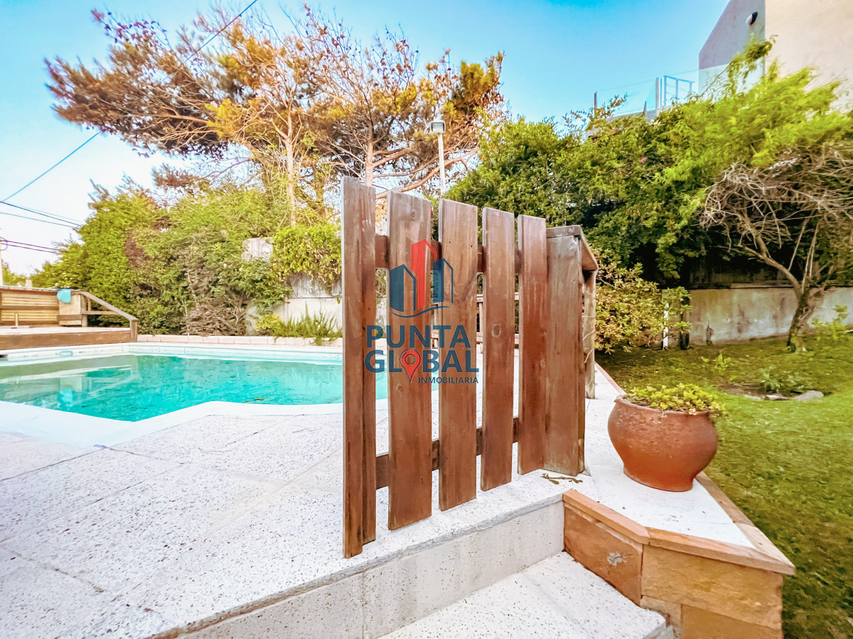 Casa ID.17 - Venta hermosa casa de 3 dormitorios con piscina y amplio jardín