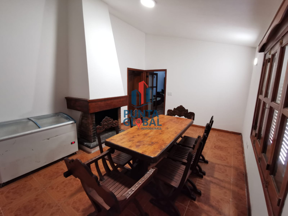 Casa ID.31 - Venta de propiedad con 2 casa y amplio terreno