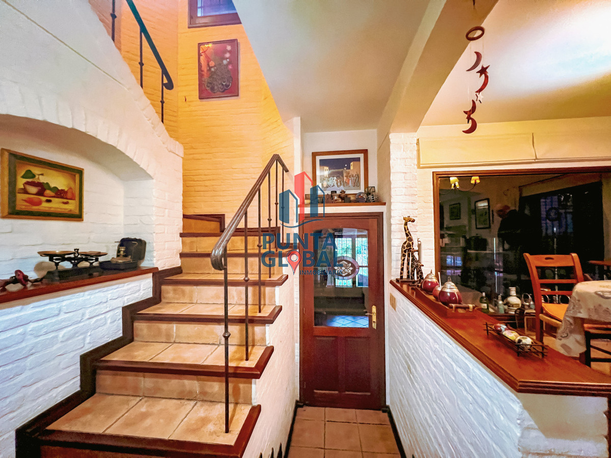 Casa ID.17 - Venta hermosa casa de 3 dormitorios con piscina y amplio jardín