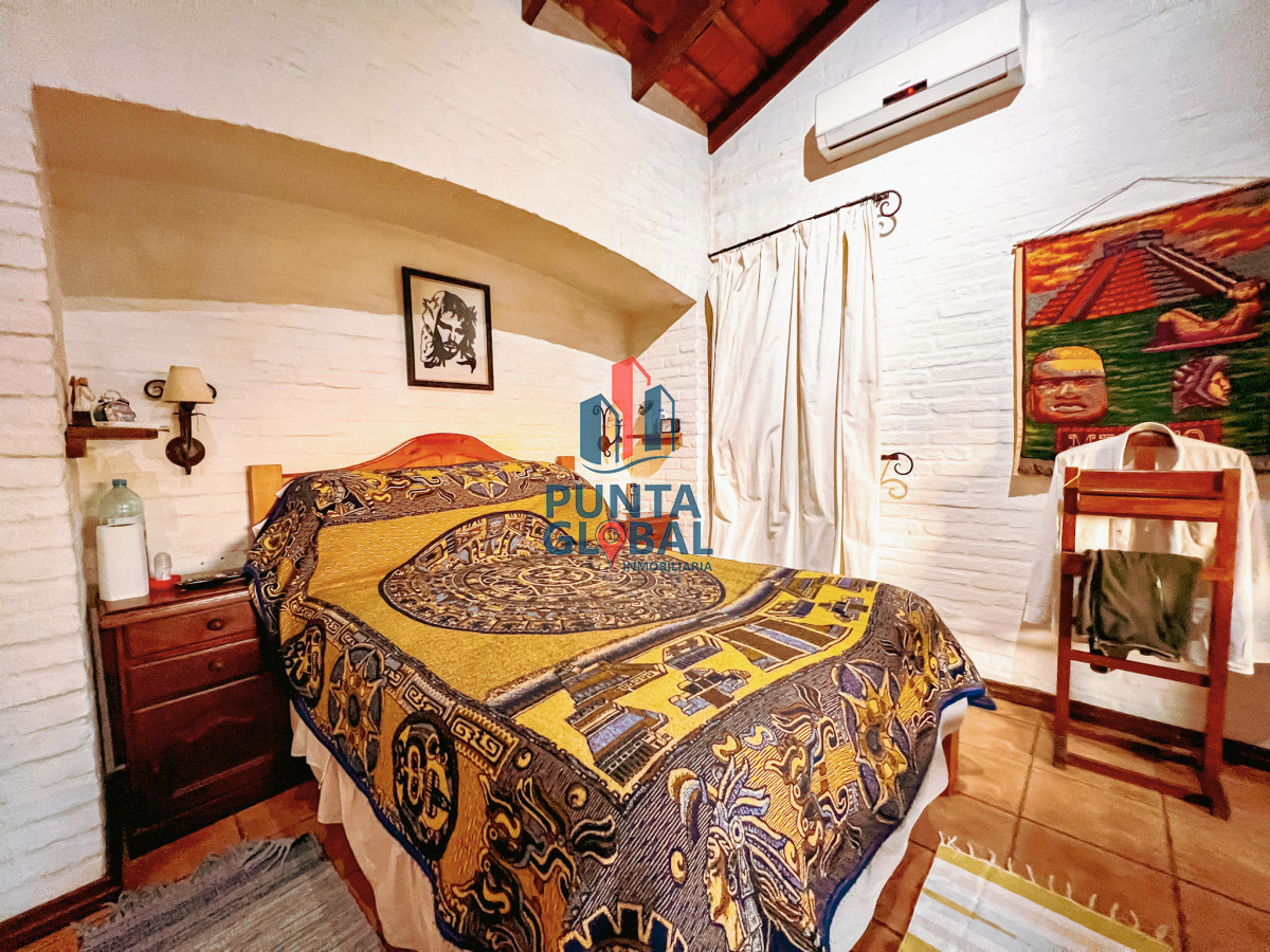 Casa ID.17 - Venta hermosa casa de 3 dormitorios con piscina y amplio jardín