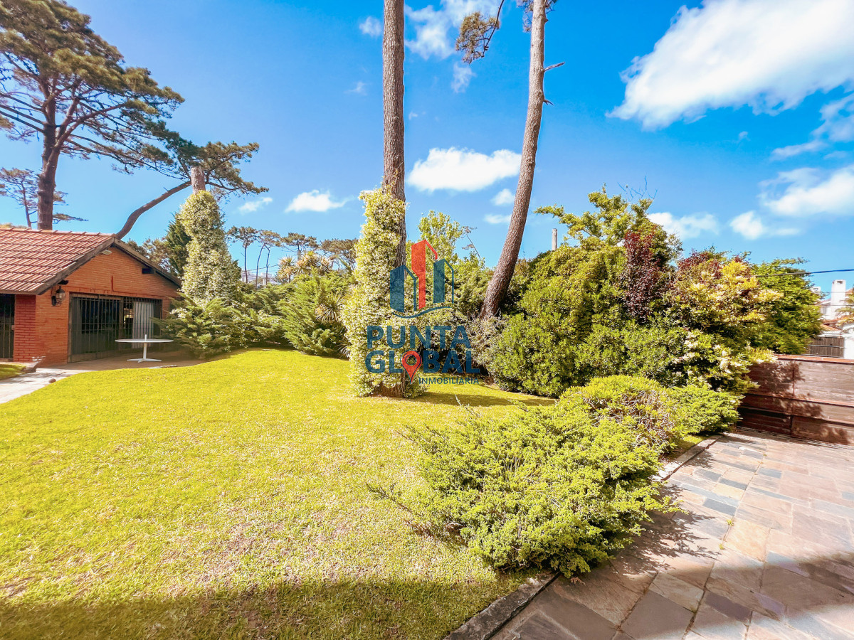 Casa ID.19 - Venta hermosa Casa 4 Dormitorios en Mansa Punta del Este