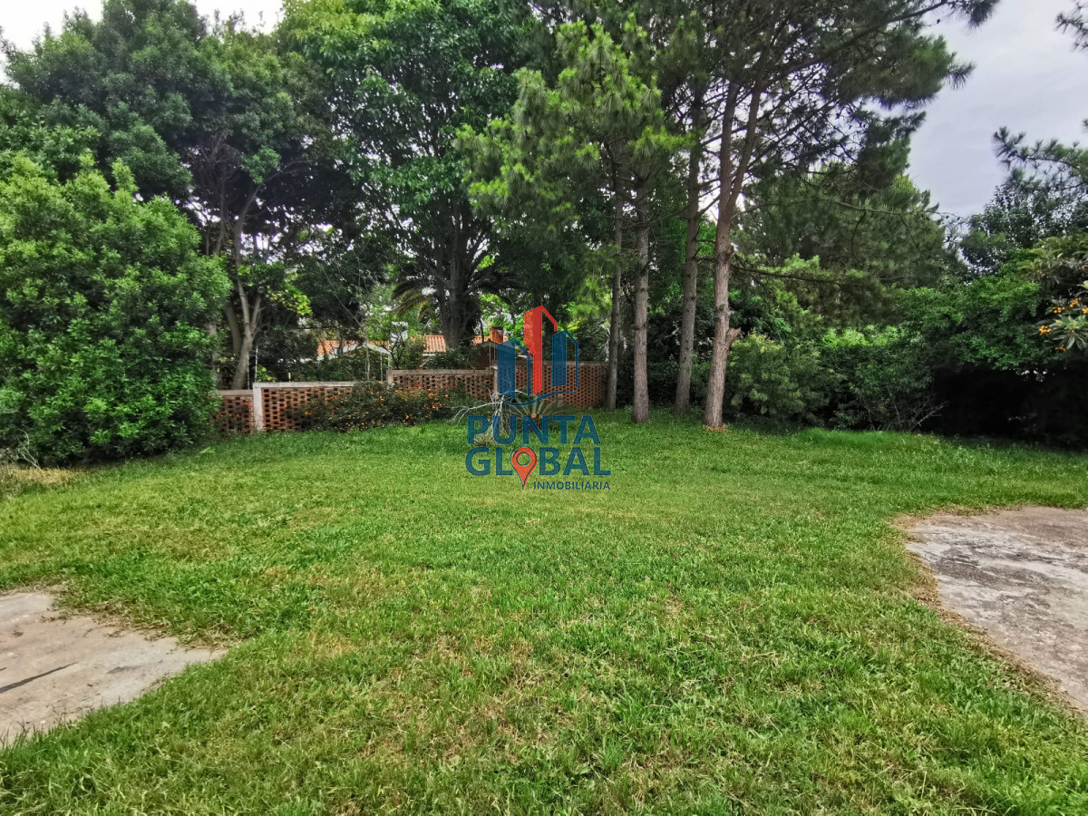 Casa ID.31 - Venta de propiedad con 2 casa y amplio terreno