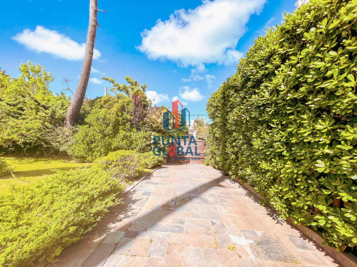 Casa ID.19 - Venta hermosa Casa 4 Dormitorios en Mansa Punta del Este