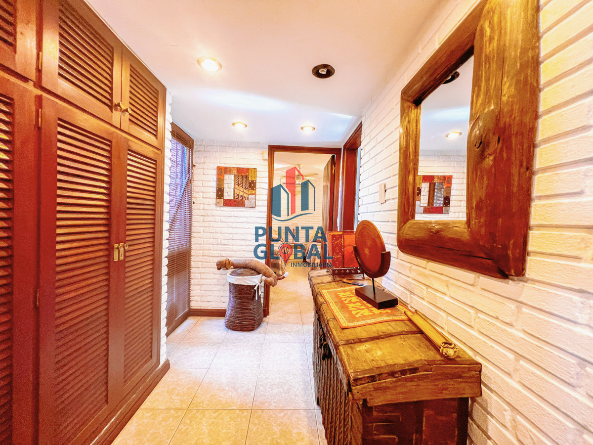 Casa ID.19 - Venta hermosa Casa 4 Dormitorios en Mansa Punta del Este