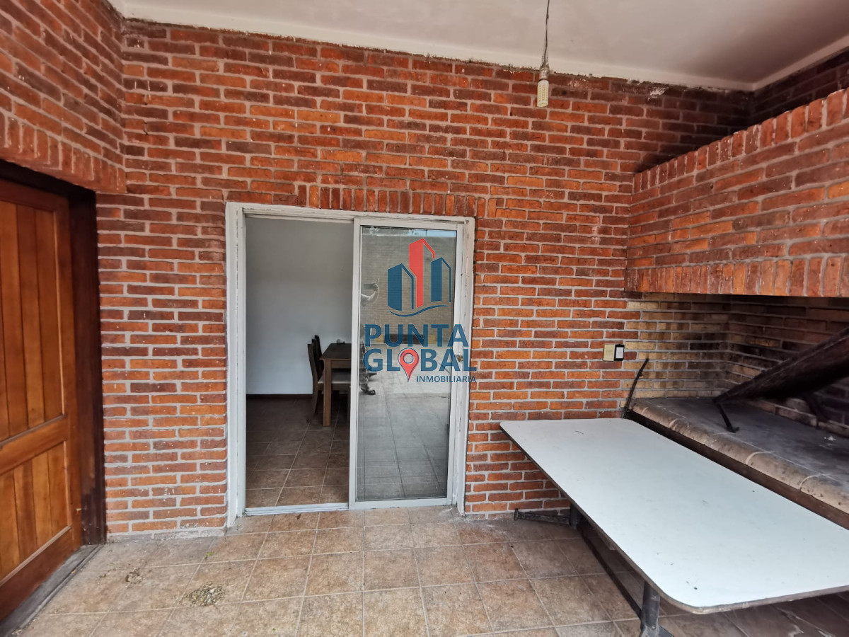 Casa ID.31 - Venta de propiedad con 2 casa y amplio terreno