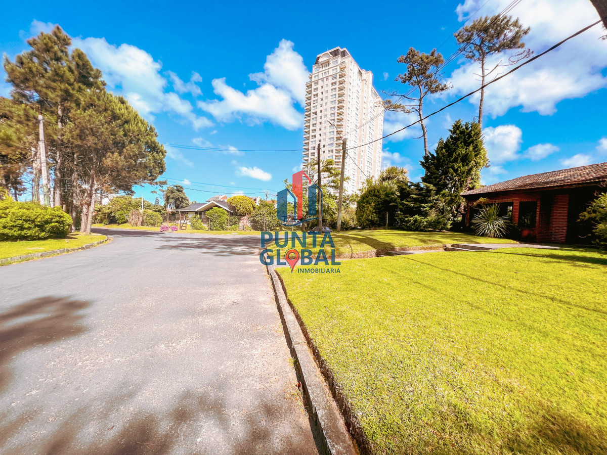 Casa ID.19 - Venta hermosa Casa 4 Dormitorios en Mansa Punta del Este