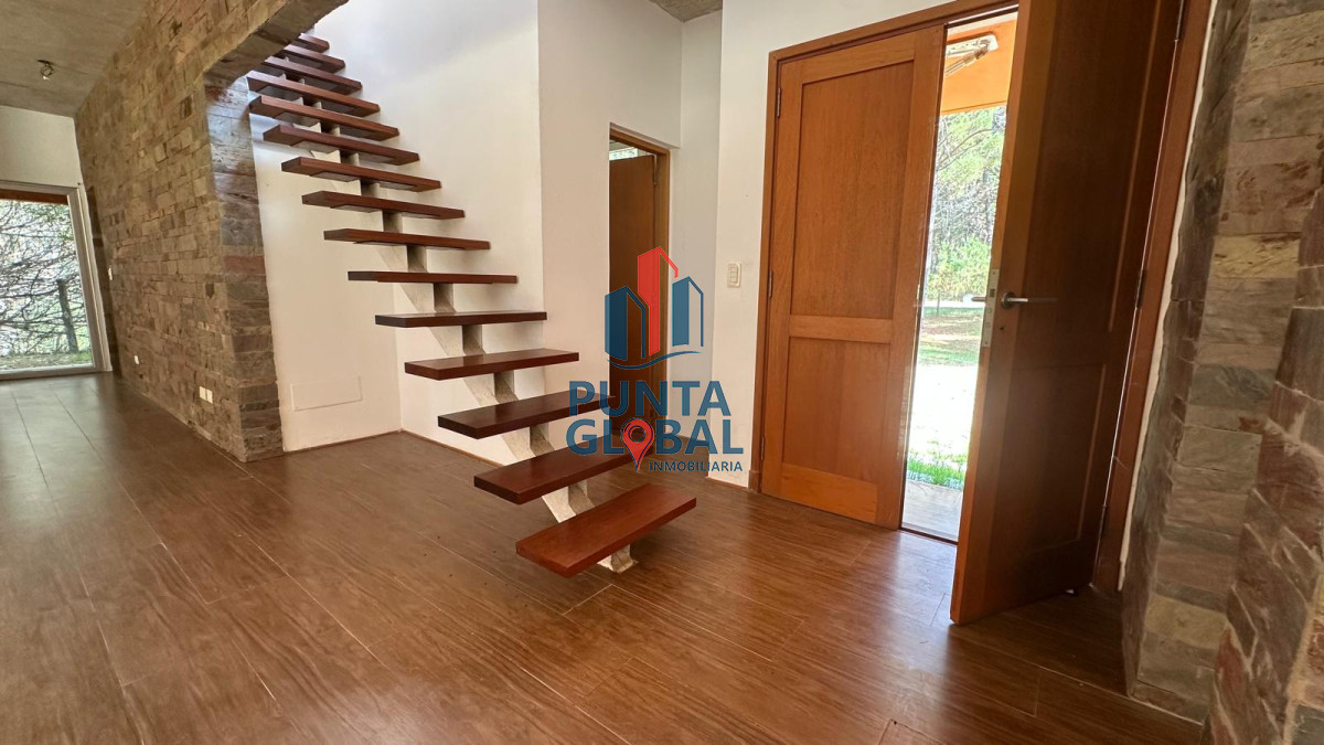 Casa ID.9 - Venta amplia Casa de 3 habitaciones, rodeada de vegetación y tranquilidad