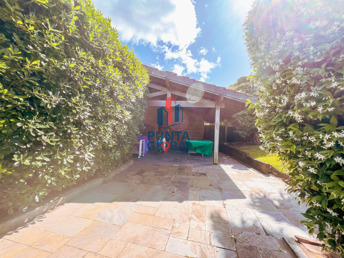 Casa ID.19 - Venta hermosa Casa 4 Dormitorios en Mansa Punta del Este
