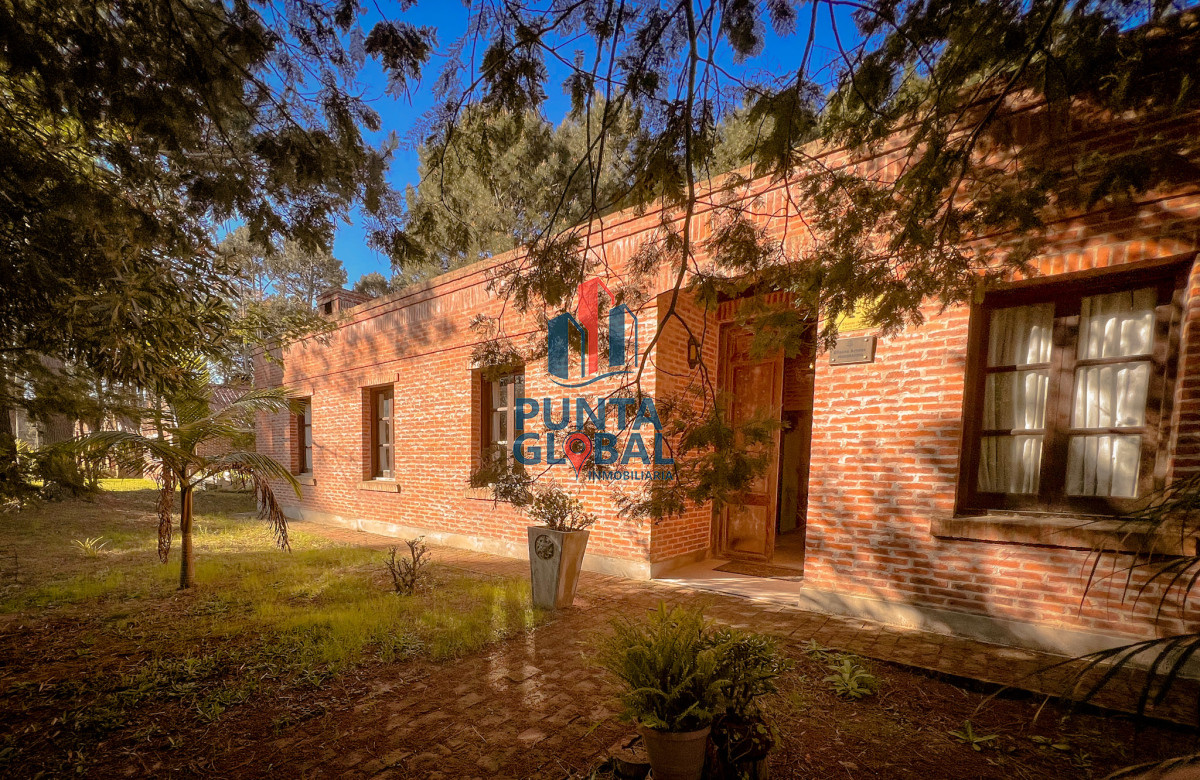 Casa ID.13 - Casa en venta 3 habitaciones 2 baños, Pinares Punta del Este