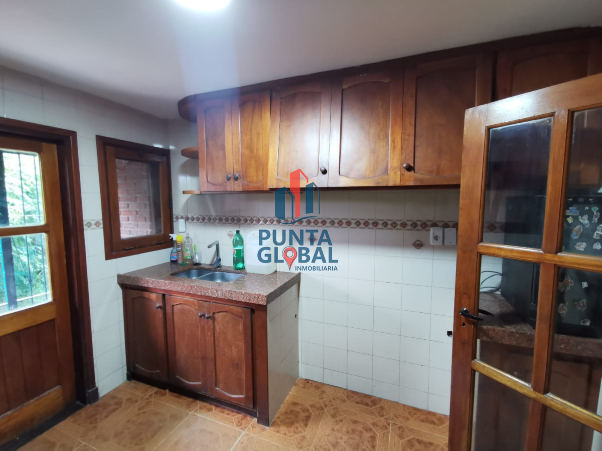 Casa ID.31 - Venta de propiedad con 2 casa y amplio terreno
