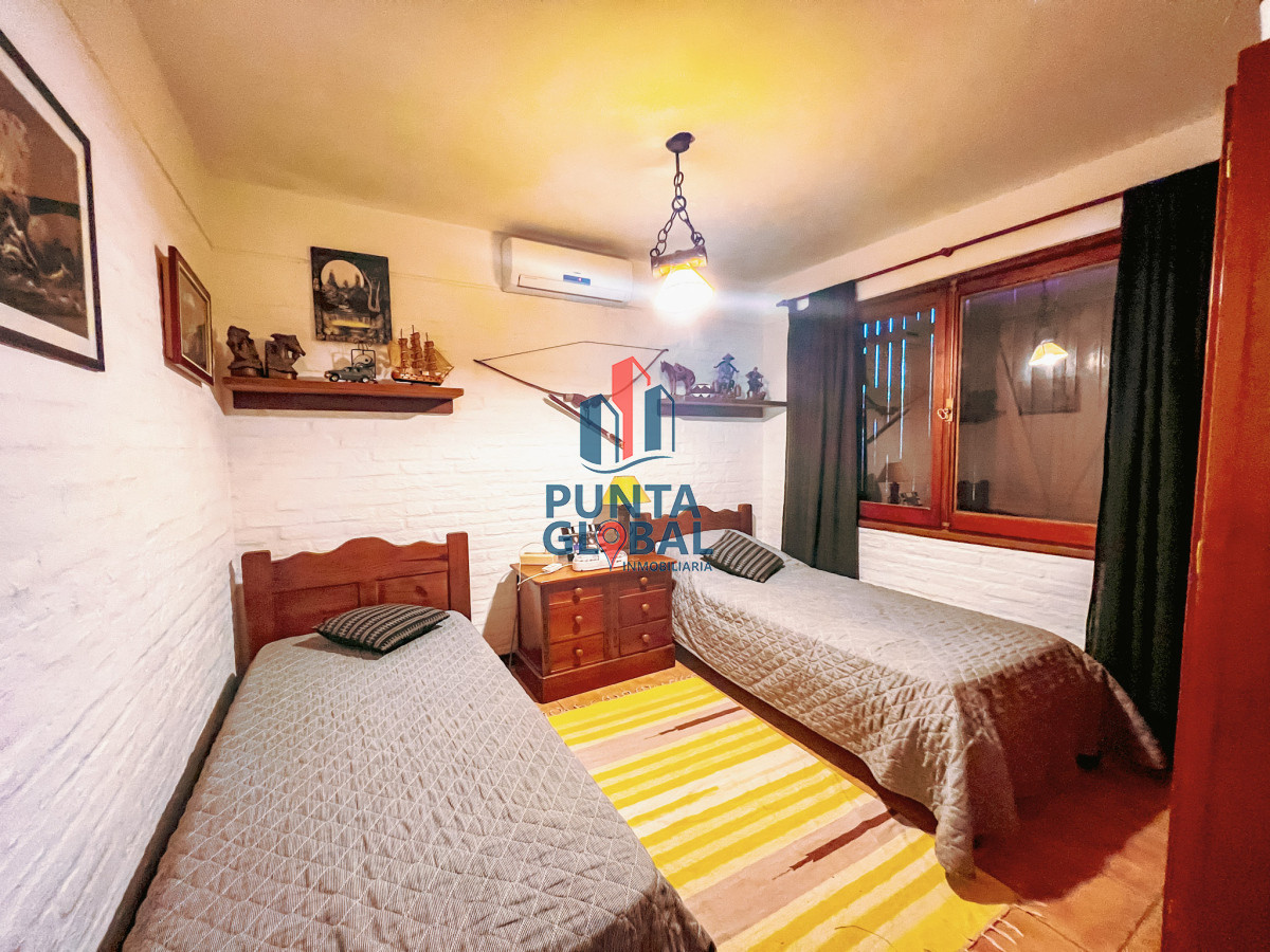 Casa ID.17 - Venta hermosa casa de 3 dormitorios con piscina y amplio jardín
