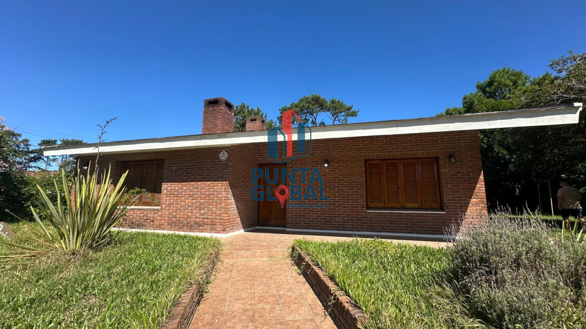 Casa ID.31 - Venta de propiedad con 2 casa y amplio terreno