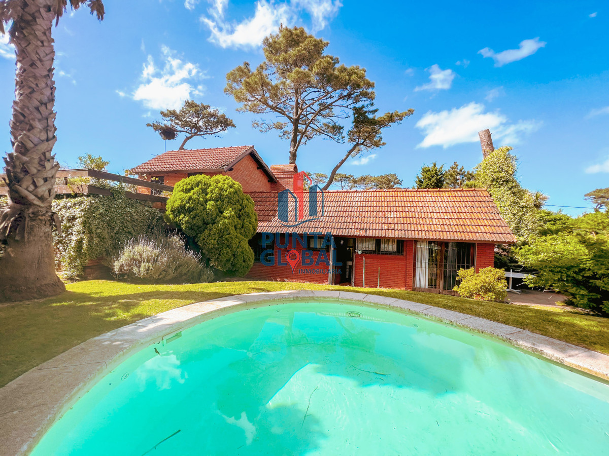Casa ID.19 - Venta hermosa Casa 4 Dormitorios en Mansa Punta del Este