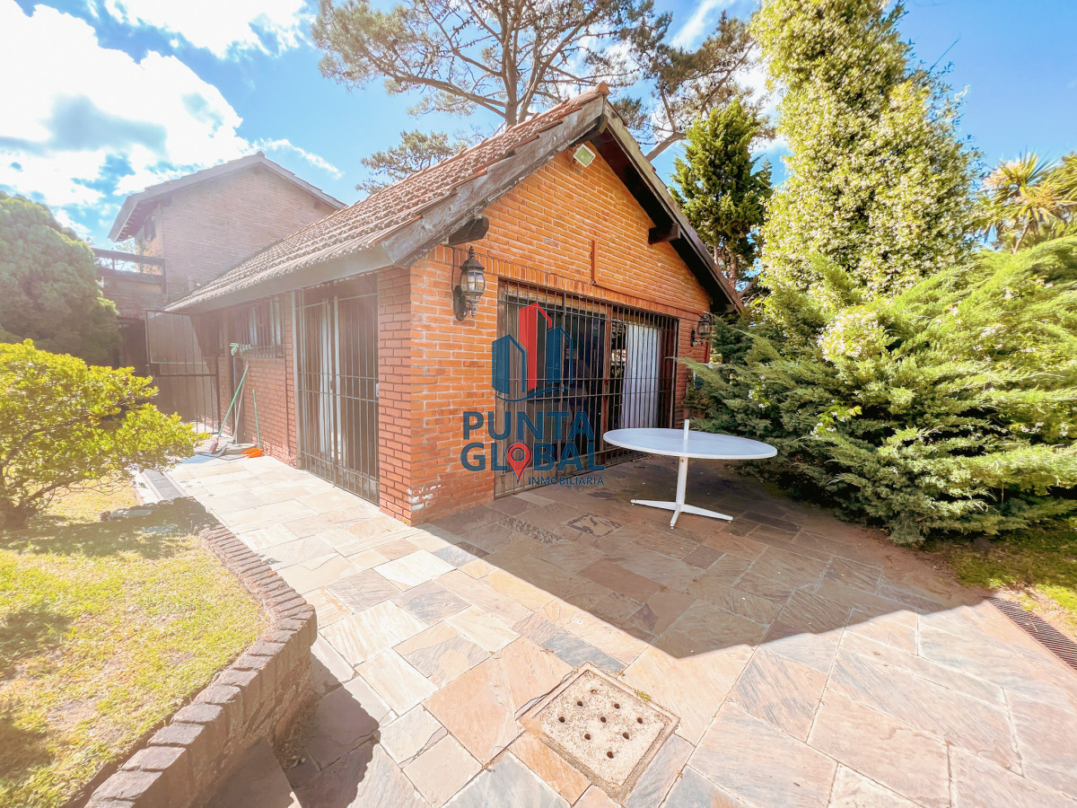 Casa ID.19 - Venta hermosa Casa 4 Dormitorios en Mansa Punta del Este