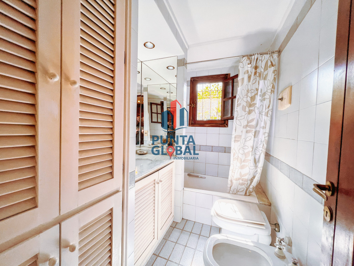 Casa ID.19 - Venta hermosa Casa 4 Dormitorios en Mansa Punta del Este