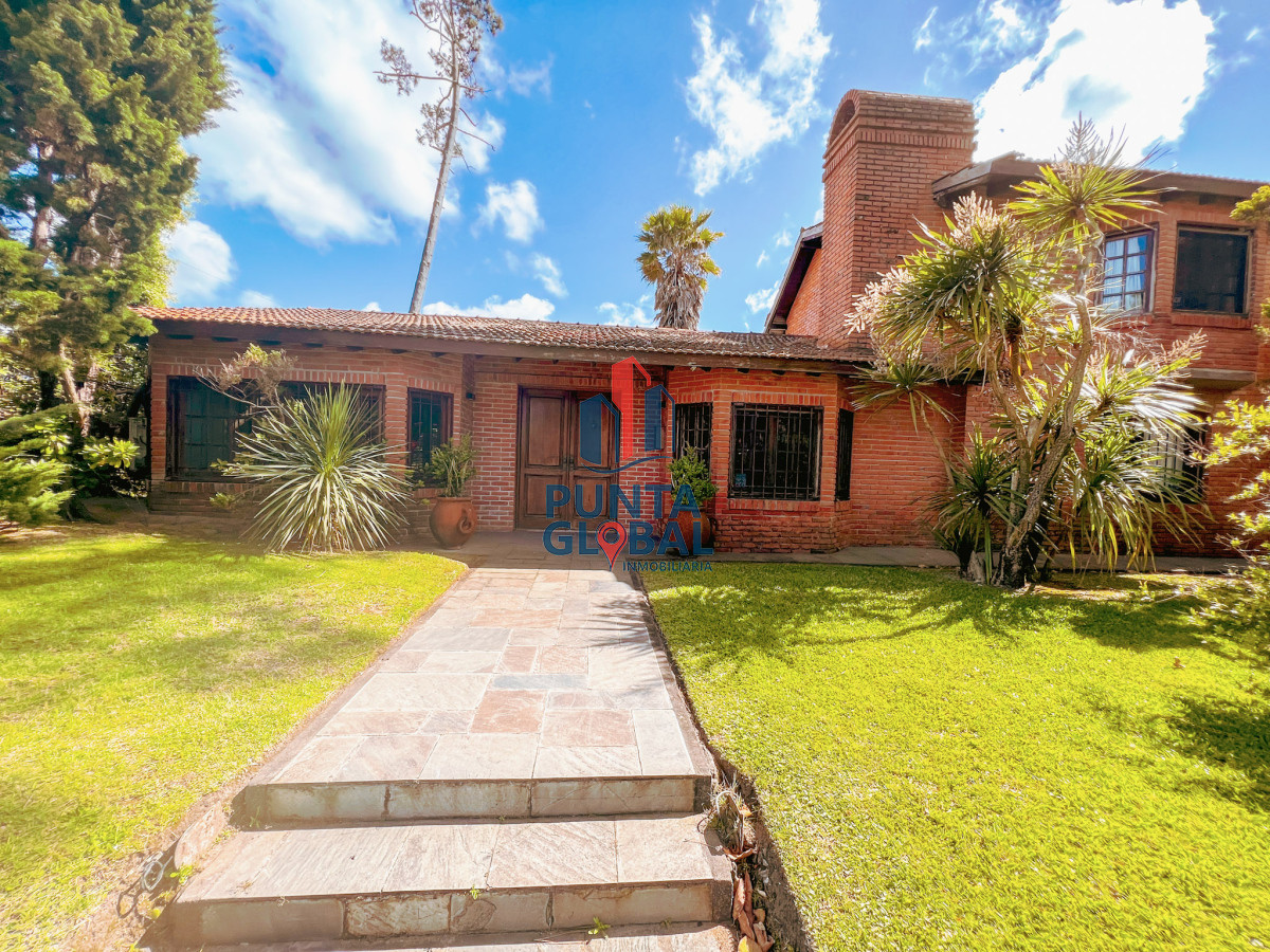 Casa ID.19 - Venta hermosa Casa 4 Dormitorios en Mansa Punta del Este