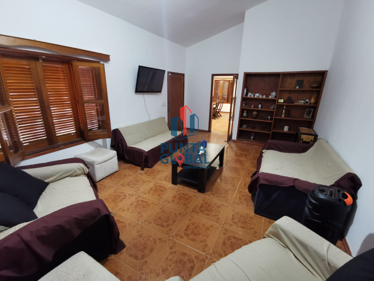 Casa ID.31 - Venta de propiedad con 2 casa y amplio terreno
