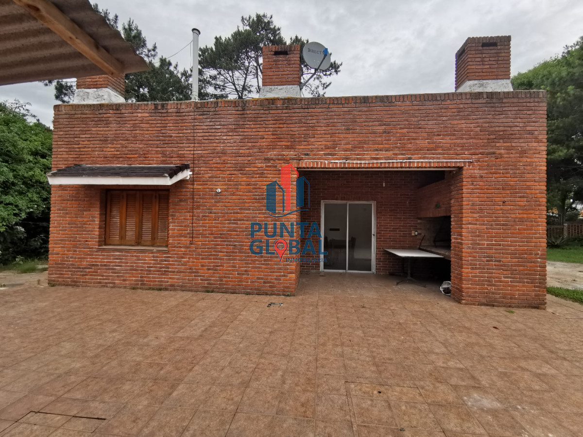 Casa ID.31 - Venta de propiedad con 2 casa y amplio terreno