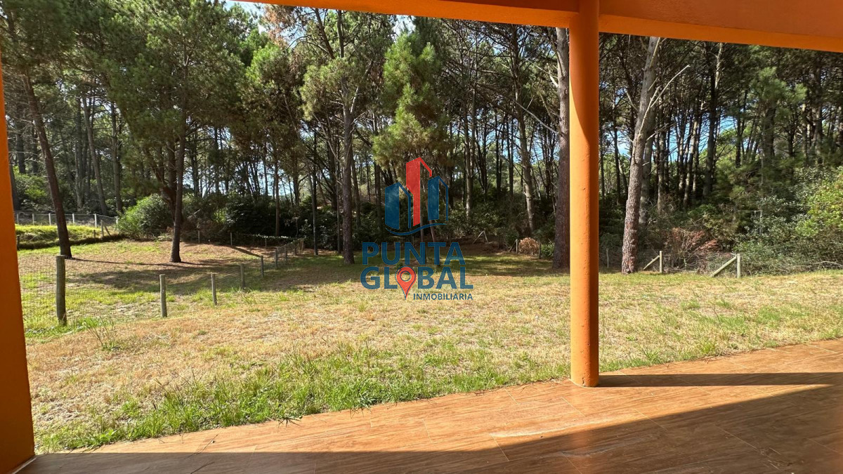 Casa ID.9 - Venta amplia Casa de 3 habitaciones, rodeada de vegetación y tranquilidad