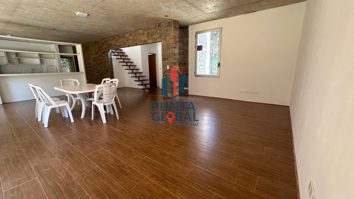 Casa ID.9 - Venta amplia Casa de 3 habitaciones, rodeada de vegetación y tranquilidad