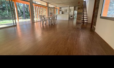 Venta amplia Casa de 3 habitaciones, rodeada de vegetación y tranquilidad