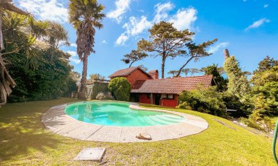 Venta hermosa Casa 4 Dormitorios en Mansa Punta del Este