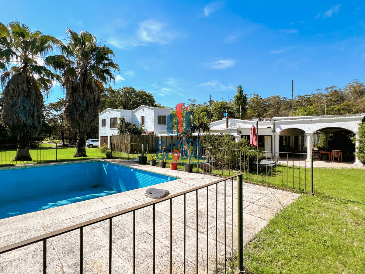 Local Comercial ID.16 - Venta de Local y amplio terreno excelente para negocio