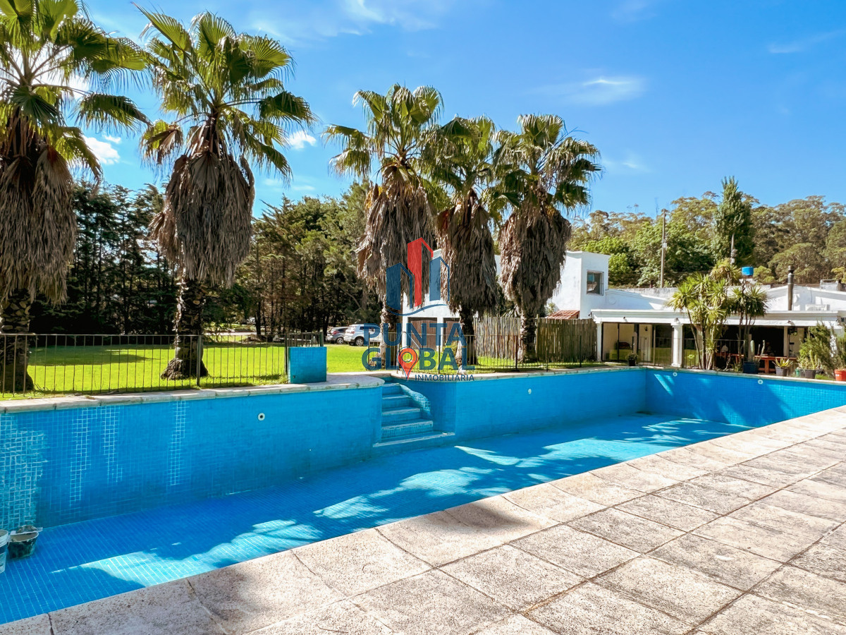 Local Comercial ID.16 - Venta de Local y amplio terreno excelente para negocio