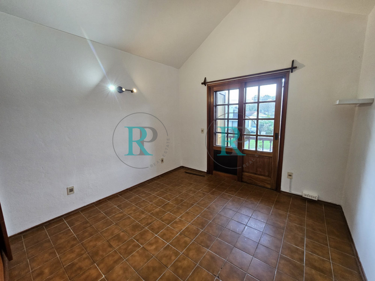 Casa ID.2940 - Casa en venta - Playa Mansa, Parada 19 | California Park