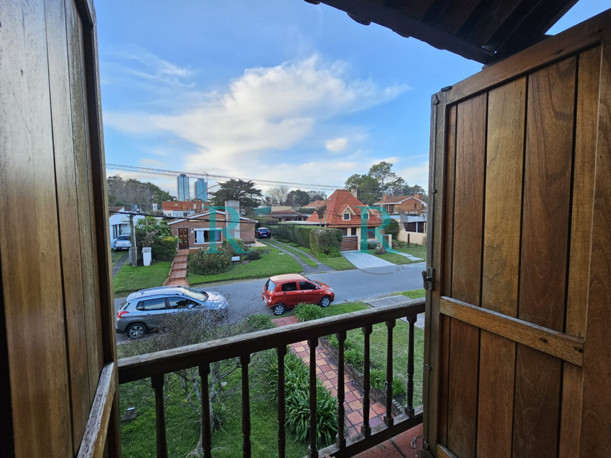 Casa ID.2940 - Casa en venta - Playa Mansa, Parada 19 | California Park